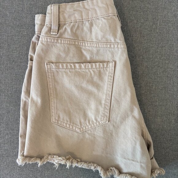 Dynamite High-Rise Frayed Denim Shorts – Size 25 - Picture 4 of 8